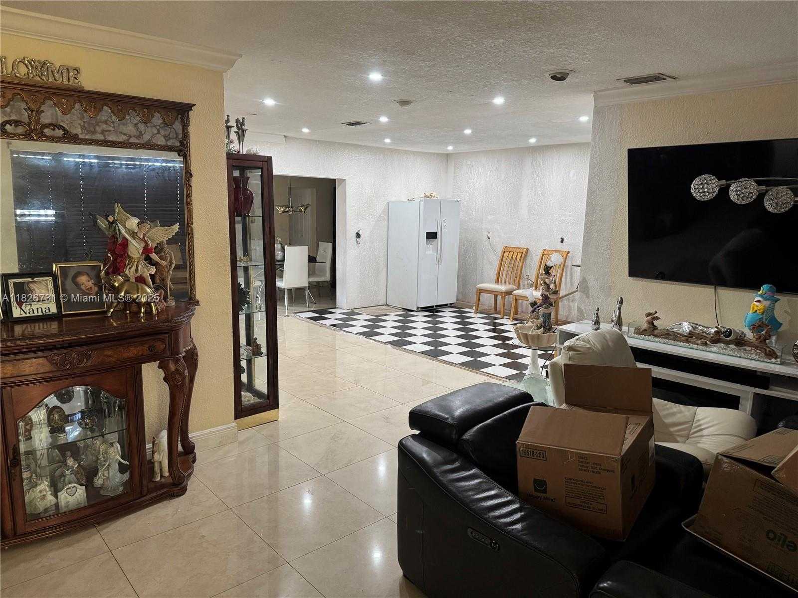 Small Image of 5372 WEST 9TH AVE, Hialeah Number 7