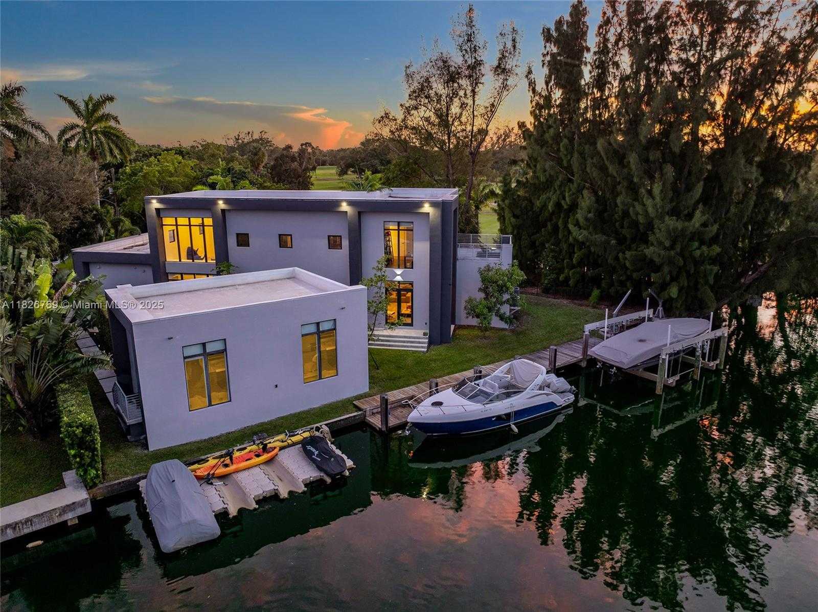 Small Image of 1009 NORTH EAST 104TH ST, Miami Shores Number 2