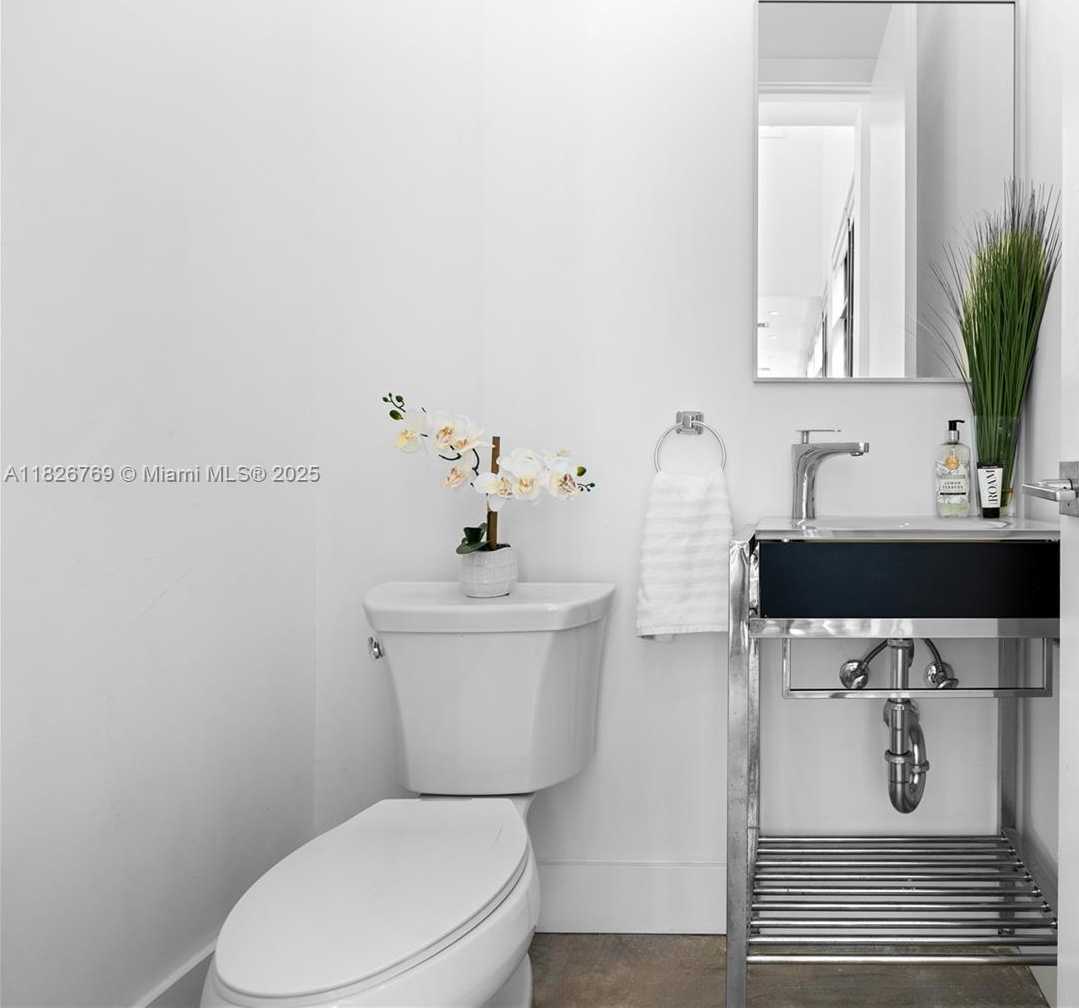 Small Image of 1009 NORTH EAST 104TH ST, Miami Shores Number 22