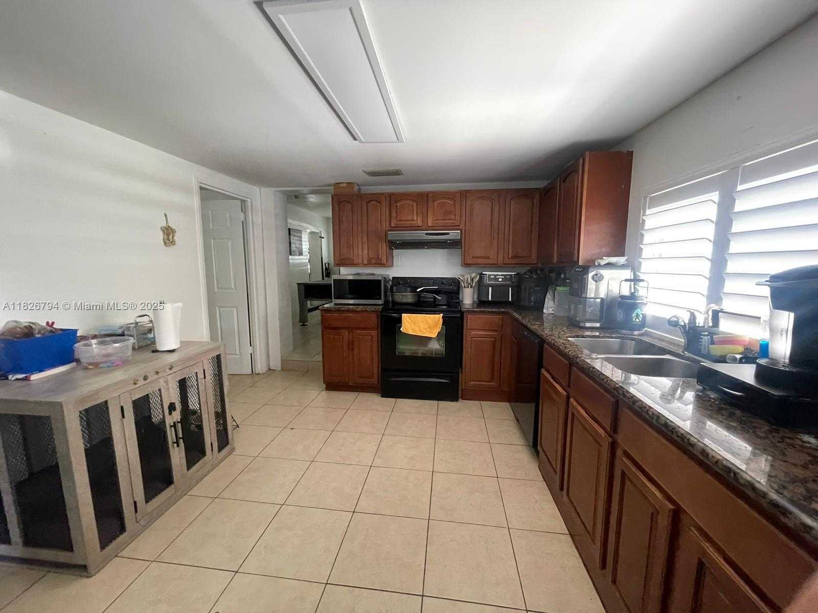 Small Image of 1624 NORTH EAST 48TH CT, Pompano Beach Number 10