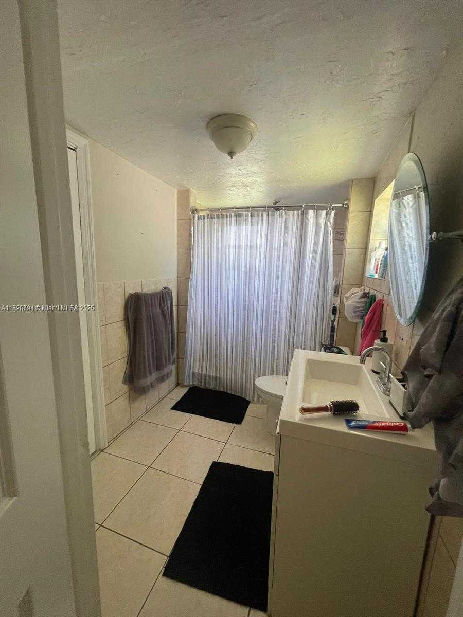 Small Image of 1624 NORTH EAST 48TH CT, Pompano Beach Number 14