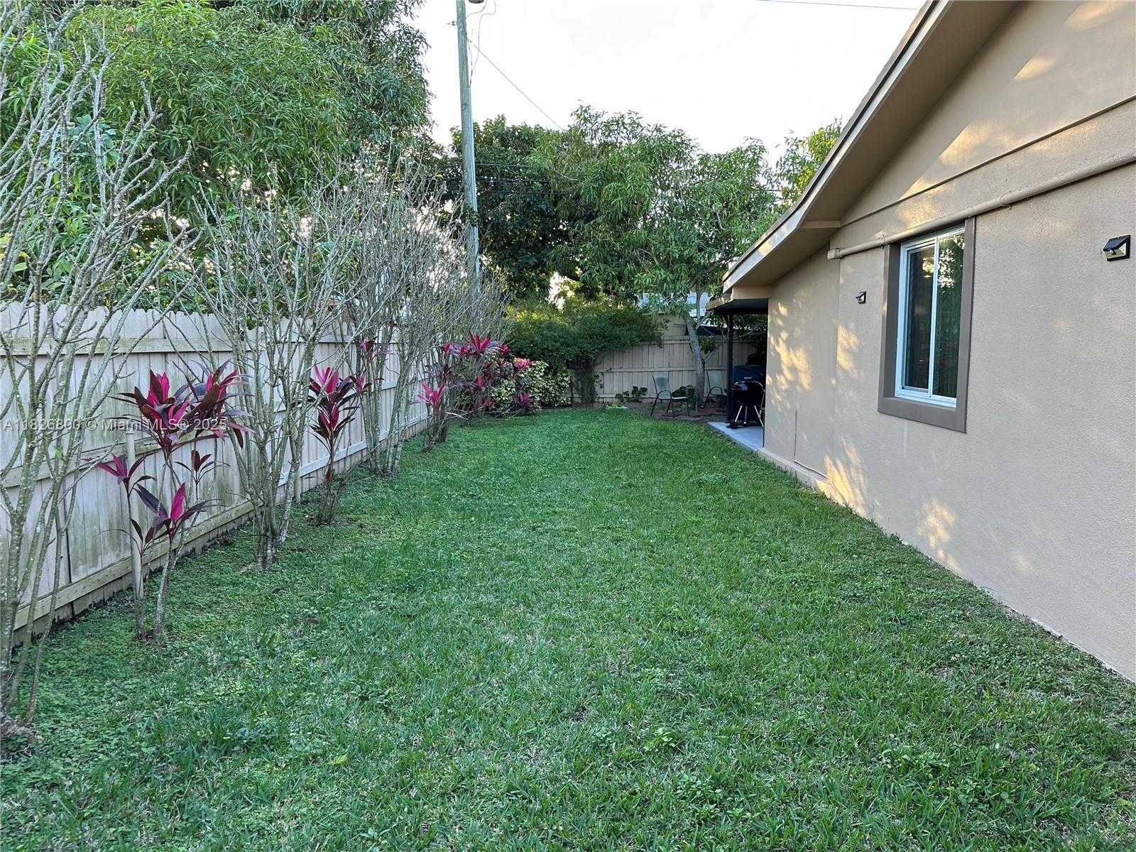 Small Image of 19360 SOUTH WEST 116 AVE, Cutler Bay Number 13