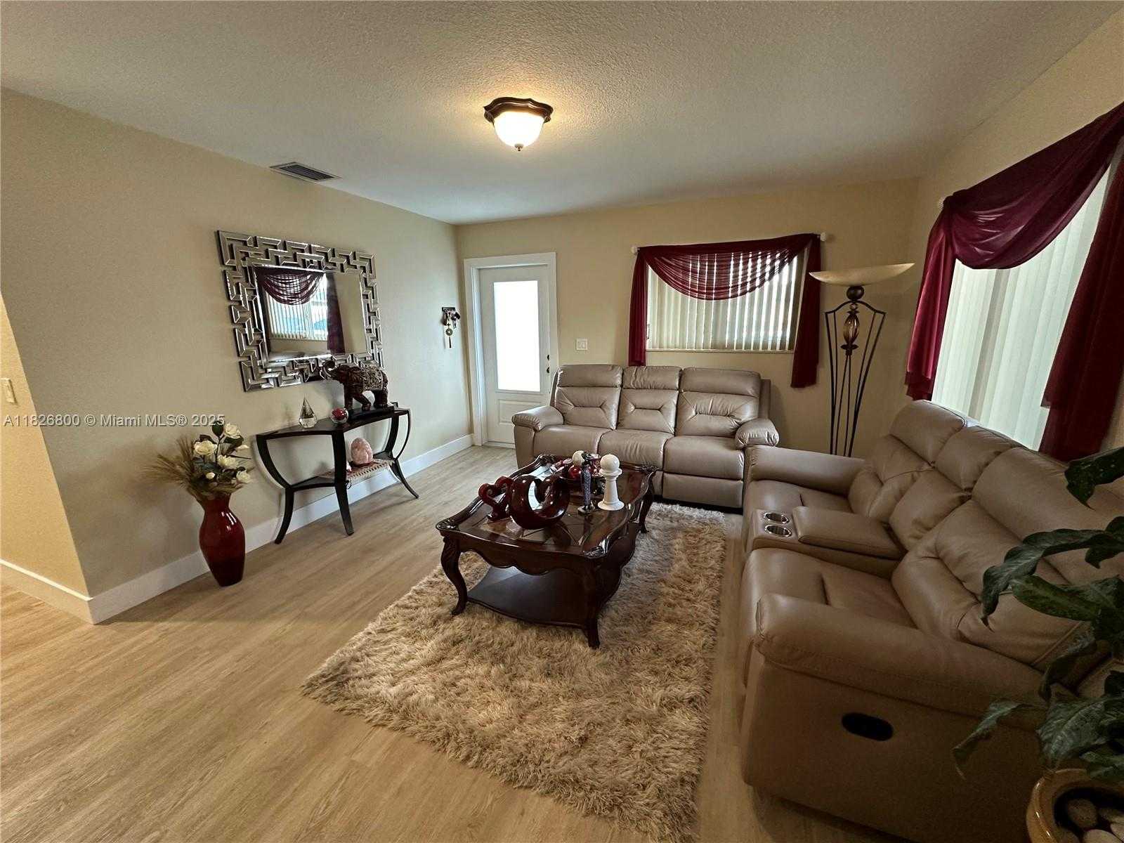 Small Image of 19360 SOUTH WEST 116 AVE, Cutler Bay Number 17