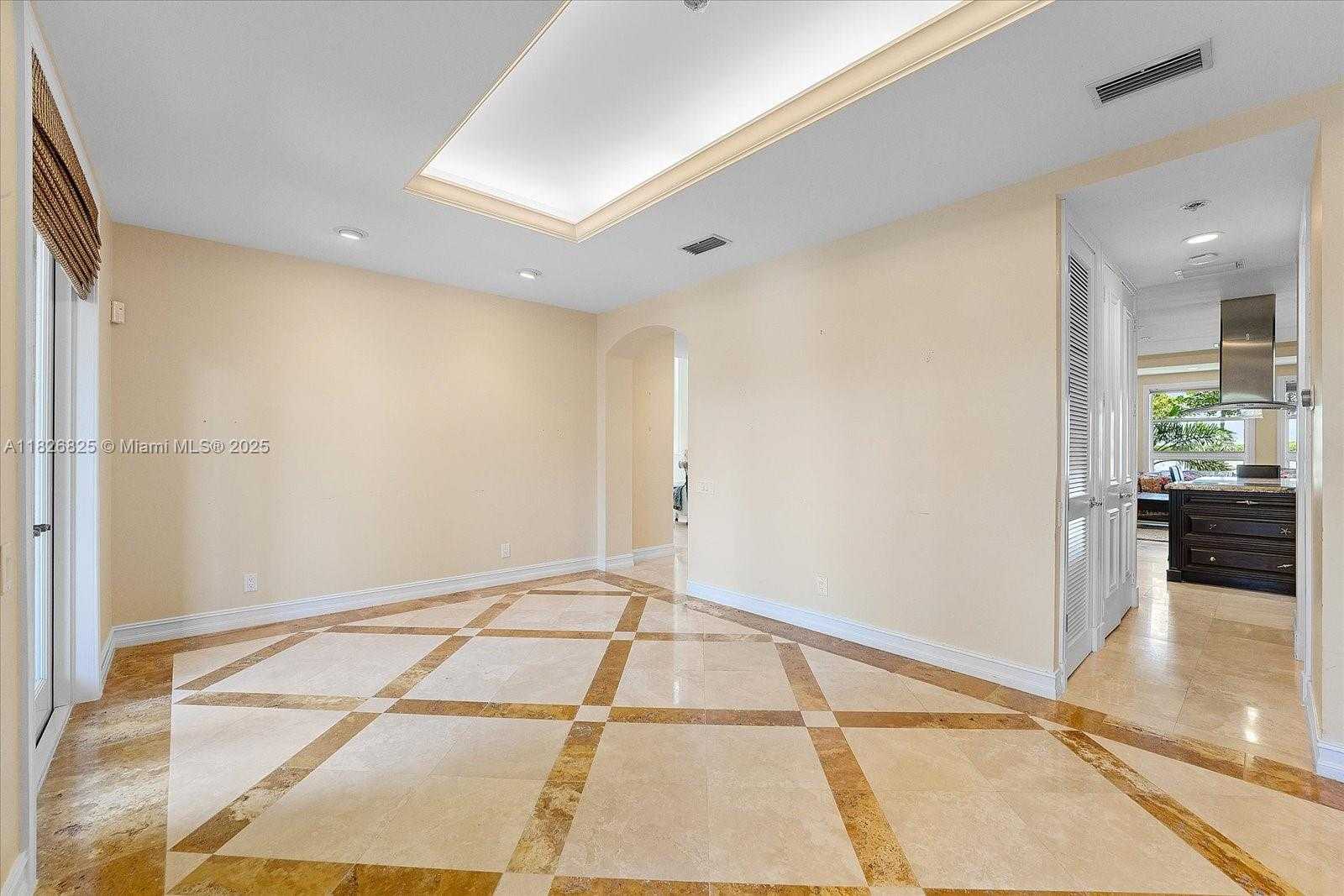 Small Image of 5843 PARADISE POINT DR, Palmetto Bay Number 14
