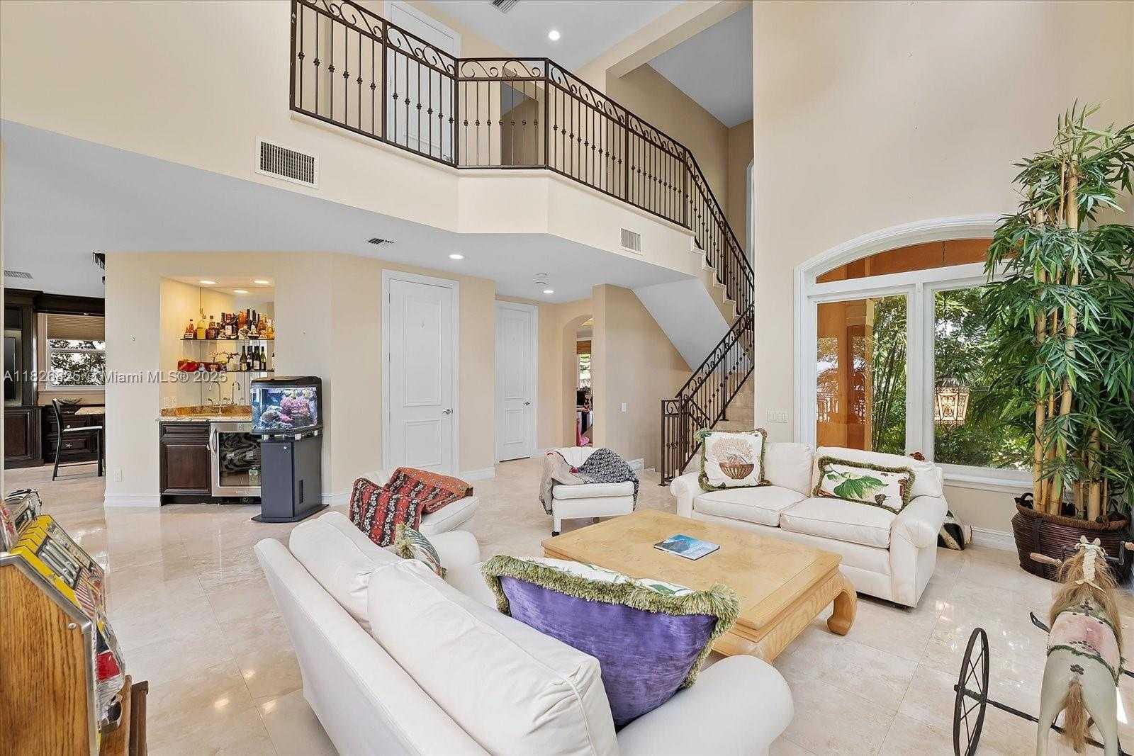 Small Image of 5843 PARADISE POINT DR, Palmetto Bay Number 19