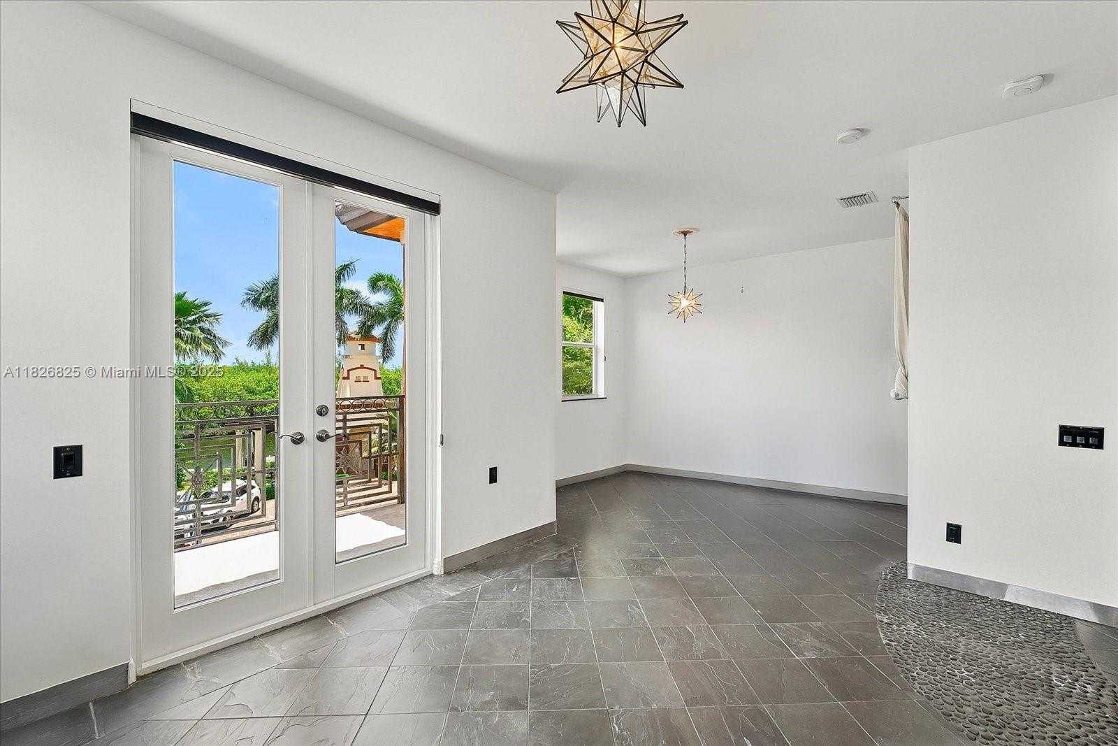 Small Image of 5843 PARADISE POINT DR, Palmetto Bay Number 26
