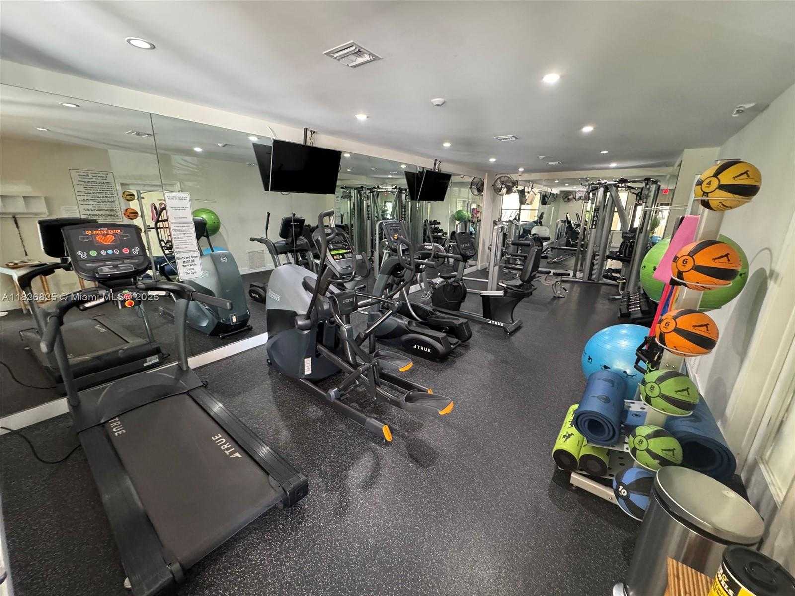 Small Image of 5843 PARADISE POINT DR, Palmetto Bay Number 36
