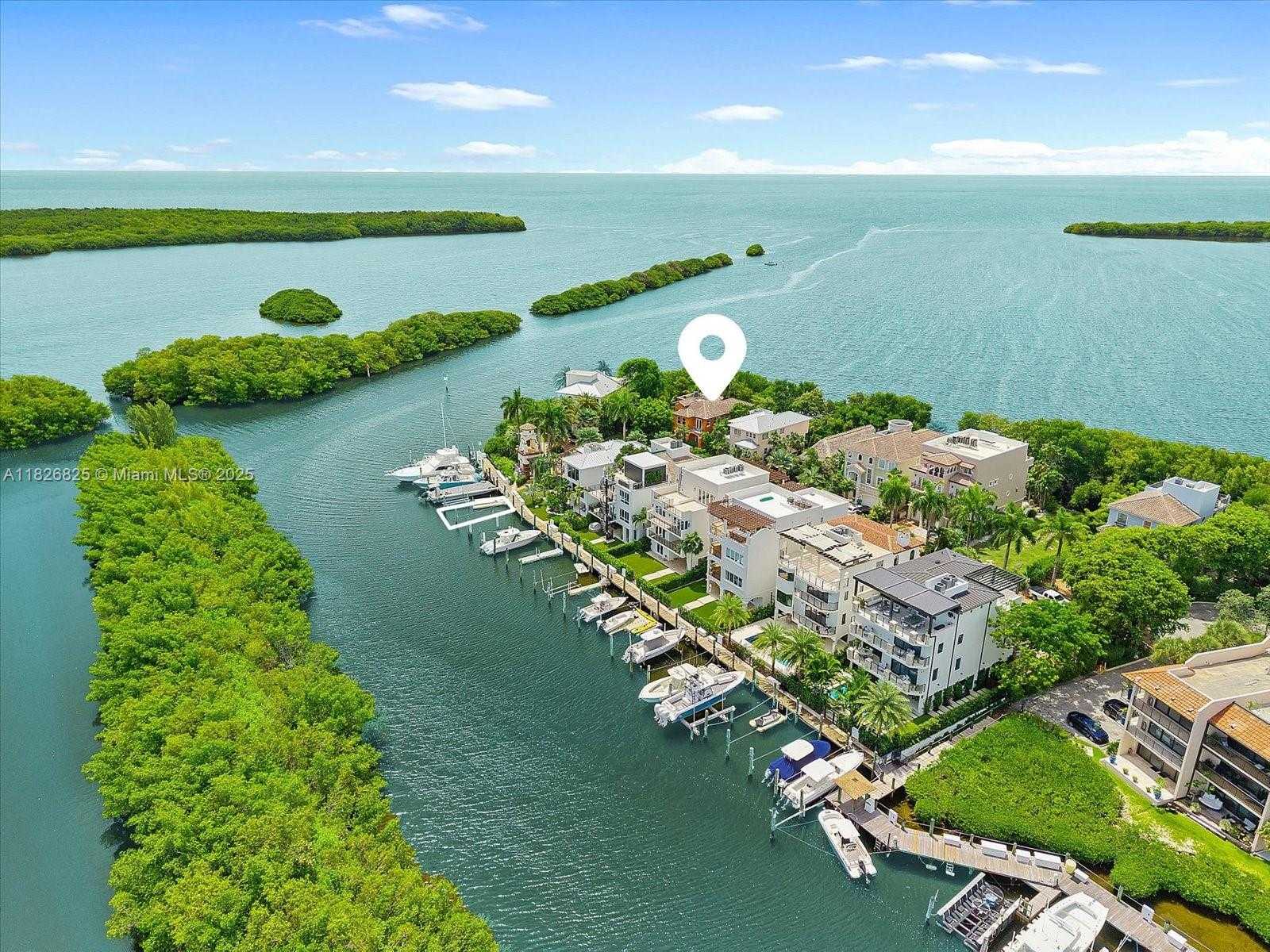 Small Image of 5843 PARADISE POINT DR, Palmetto Bay Number 5