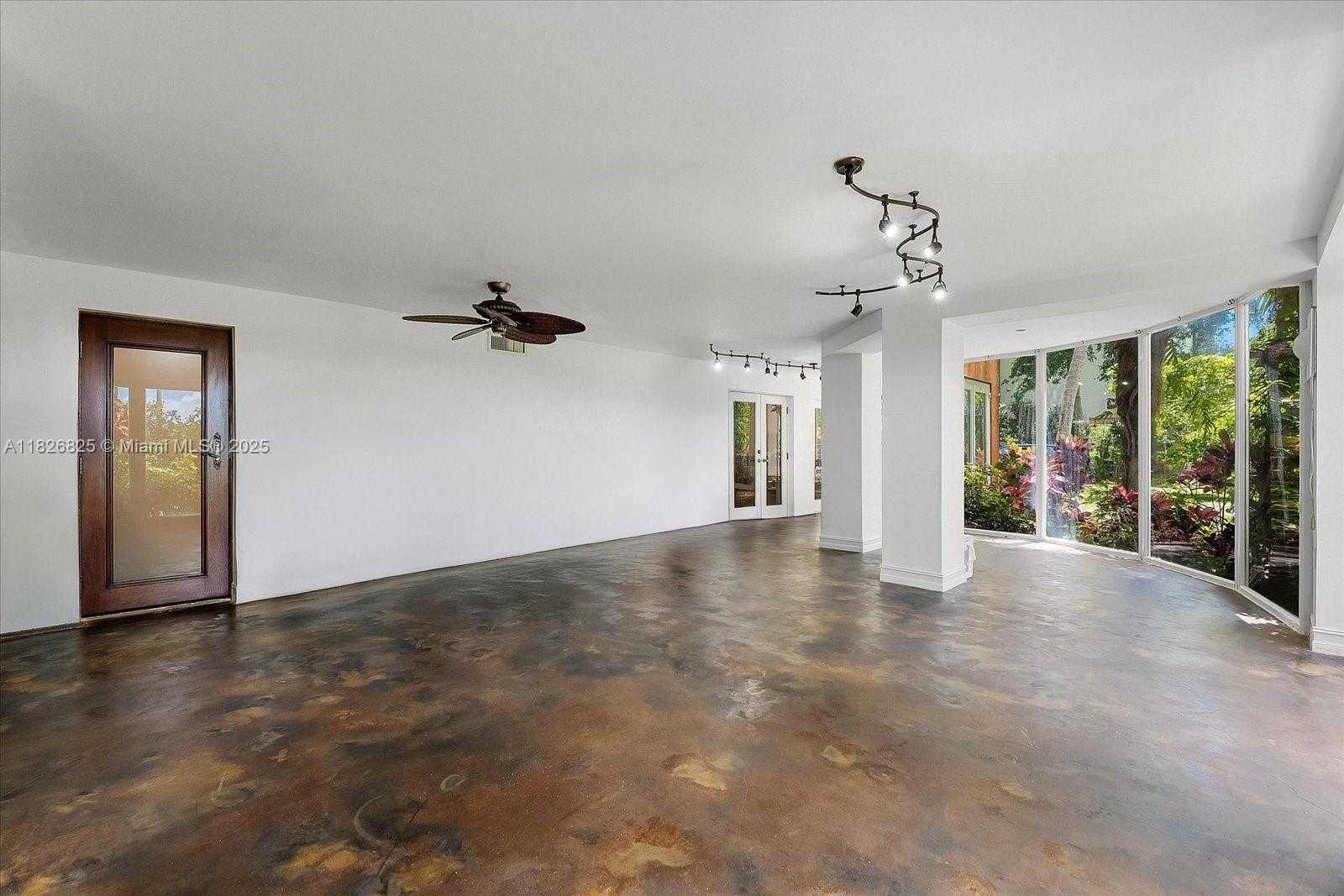 Small Image of 5843 PARADISE POINT DR, Palmetto Bay Number 8