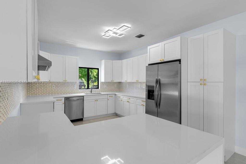 Small Image of 21311 INGRAHAM AVE RD, Cutler Bay Number 17