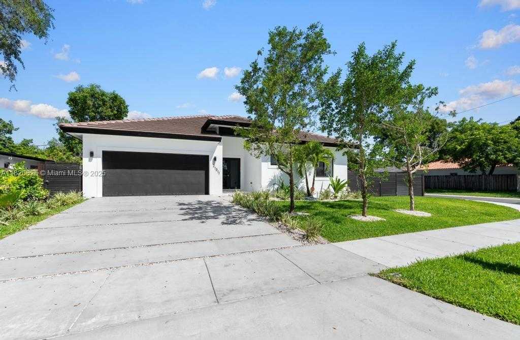 Small Image of 21311 INGRAHAM AVE RD, Cutler Bay Number 2