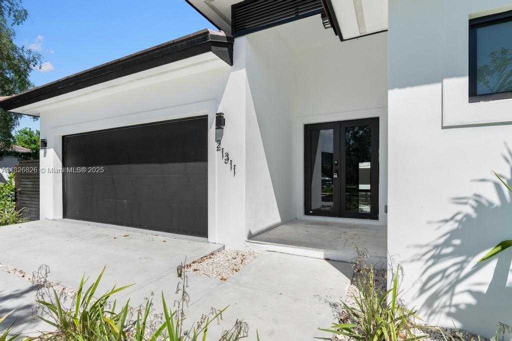 Small Image of 21311 INGRAHAM AVE RD, Cutler Bay Number 5