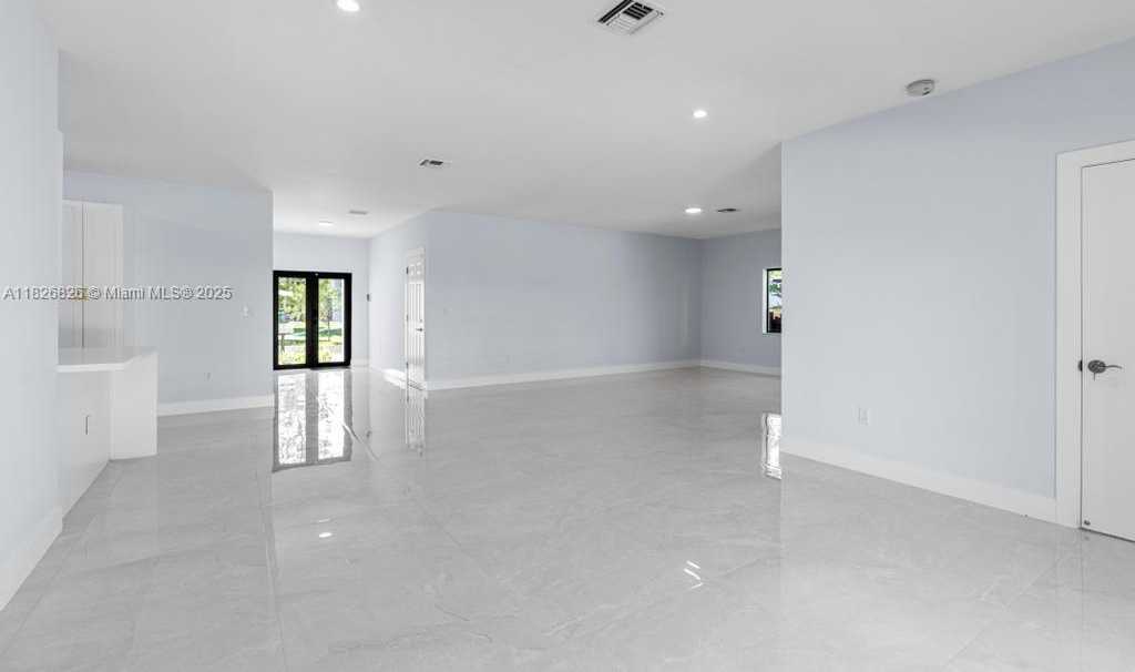 Small Image of 21311 INGRAHAM AVE RD, Cutler Bay Number 9