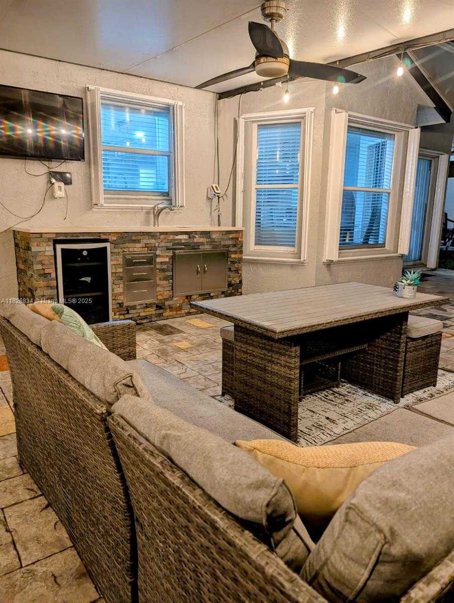 Small Image of 335 SOUTH WEST 183RD WAY, Pembroke Pines Number 38