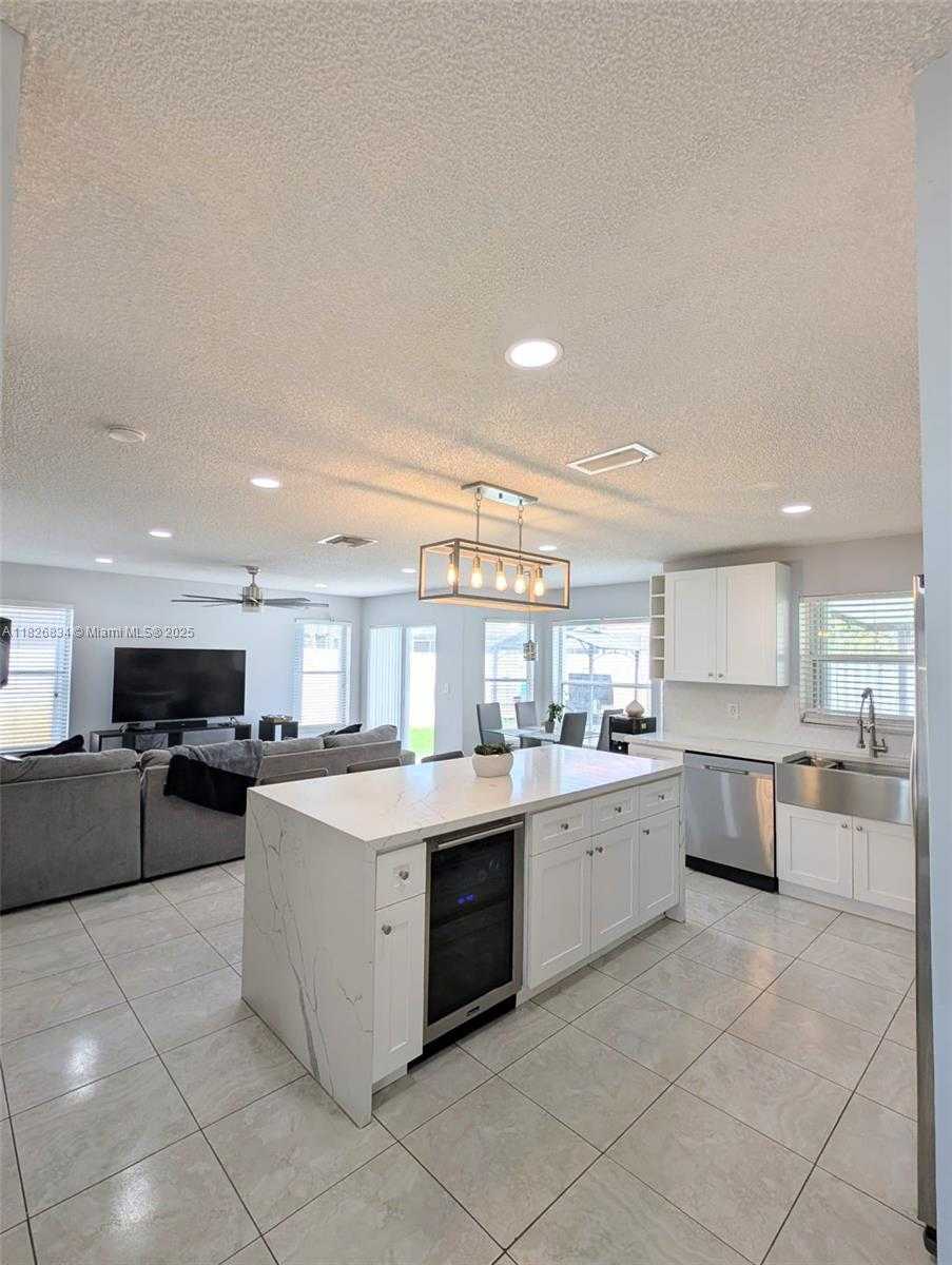 Small Image of 335 SOUTH WEST 183RD WAY, Pembroke Pines Number 4