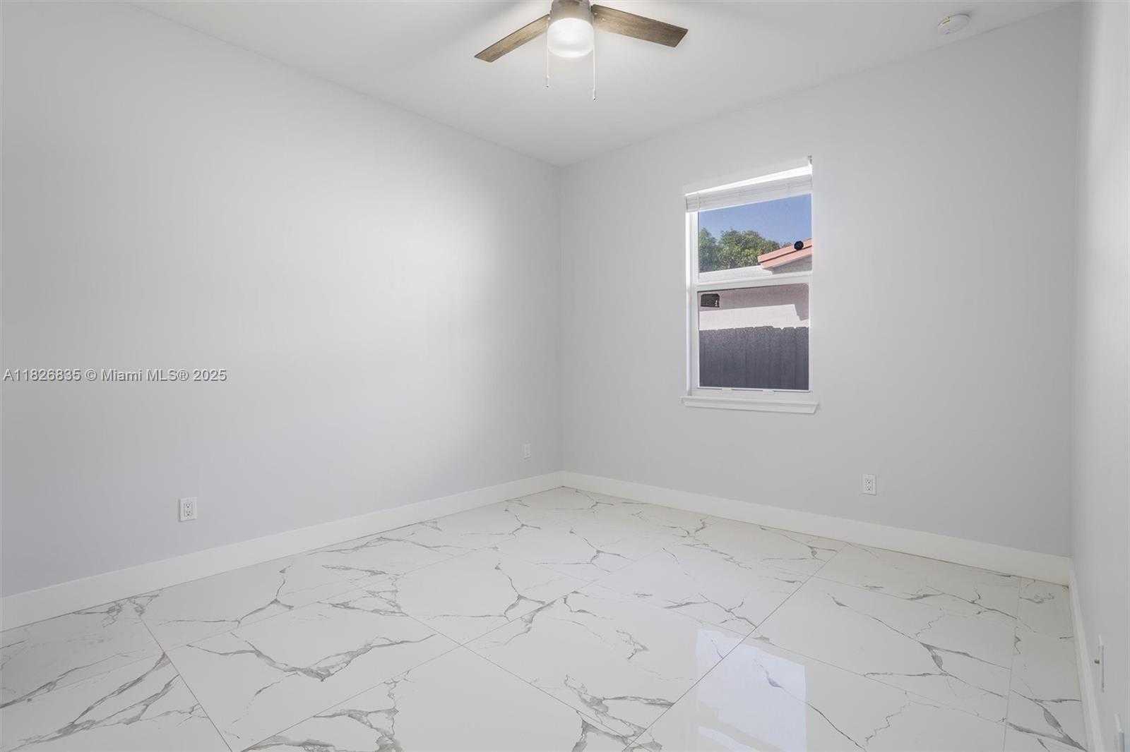 Small Image of 525 EL PRADO, West Palm Beach Number 14