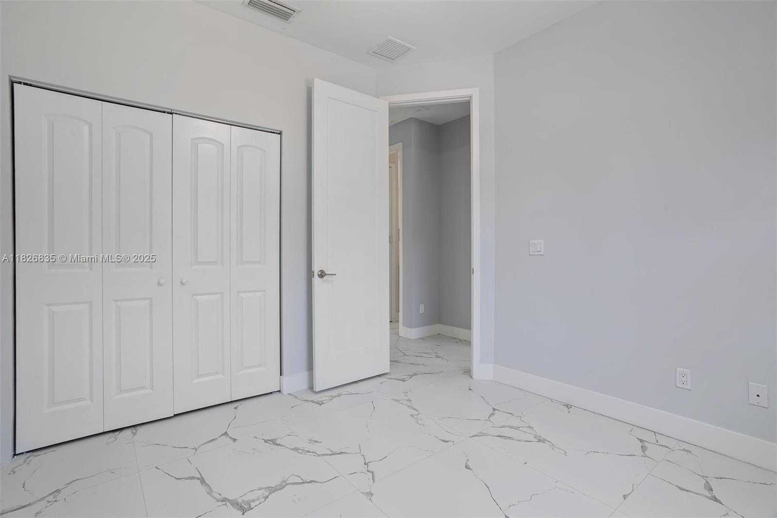 Small Image of 525 EL PRADO, West Palm Beach Number 17