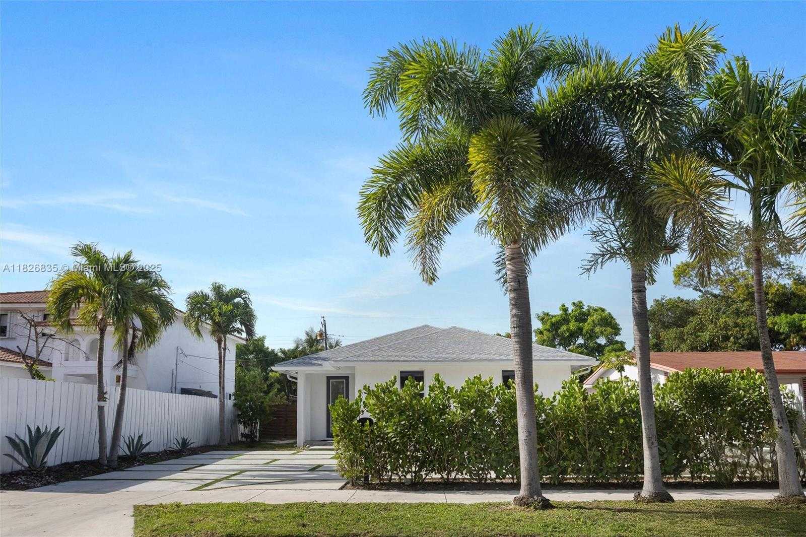 Small Image of 525 EL PRADO, West Palm Beach Number 2