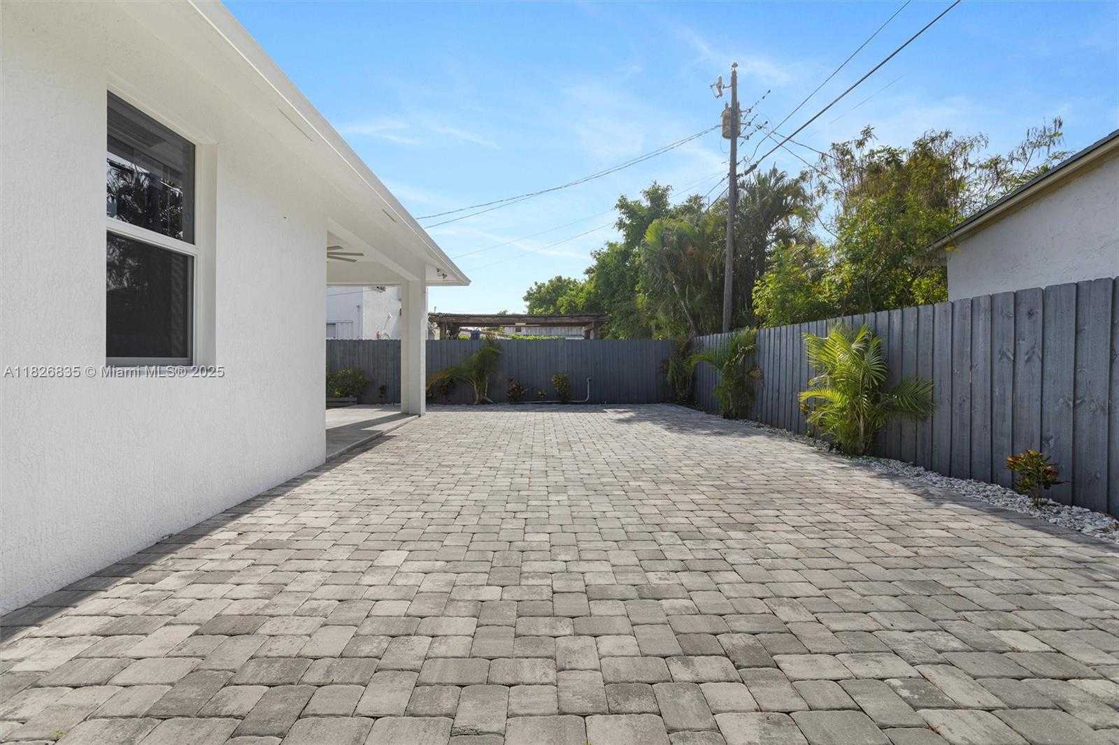 Small Image of 525 EL PRADO, West Palm Beach Number 20