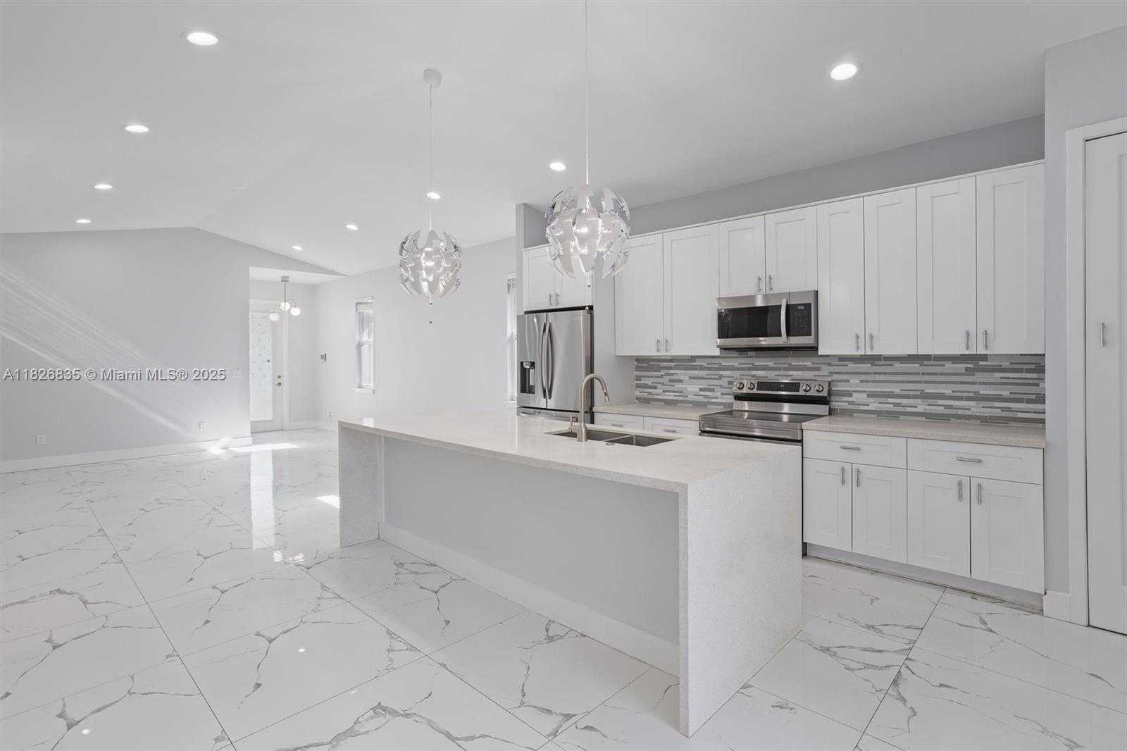 Small Image of 525 EL PRADO, West Palm Beach Number 6