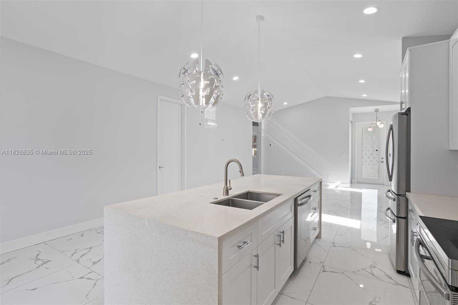 Small Image of 525 EL PRADO, West Palm Beach Number 8