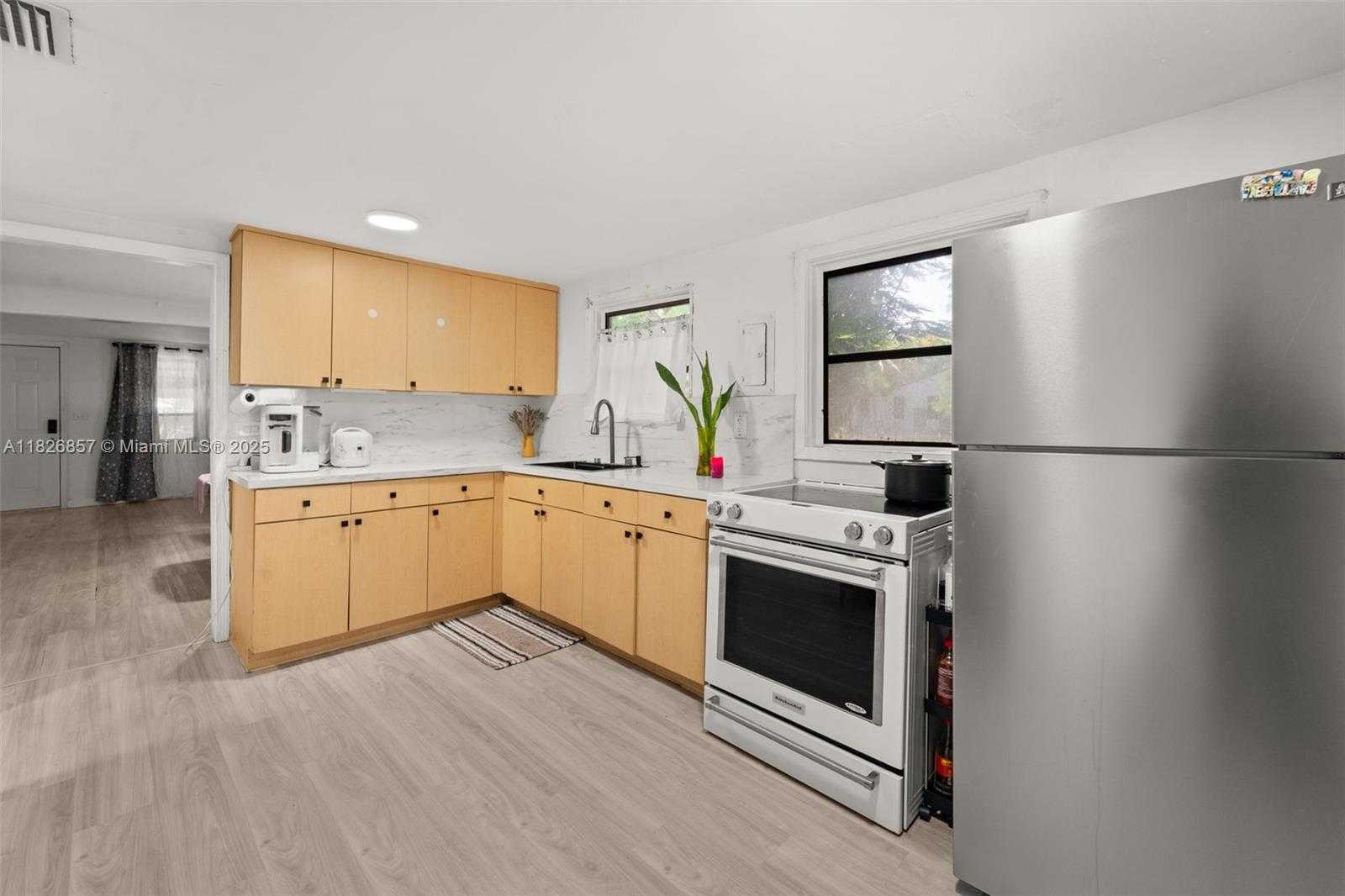 Small Image of 349 NORTH WEST 41ST ST, Miami Number 5