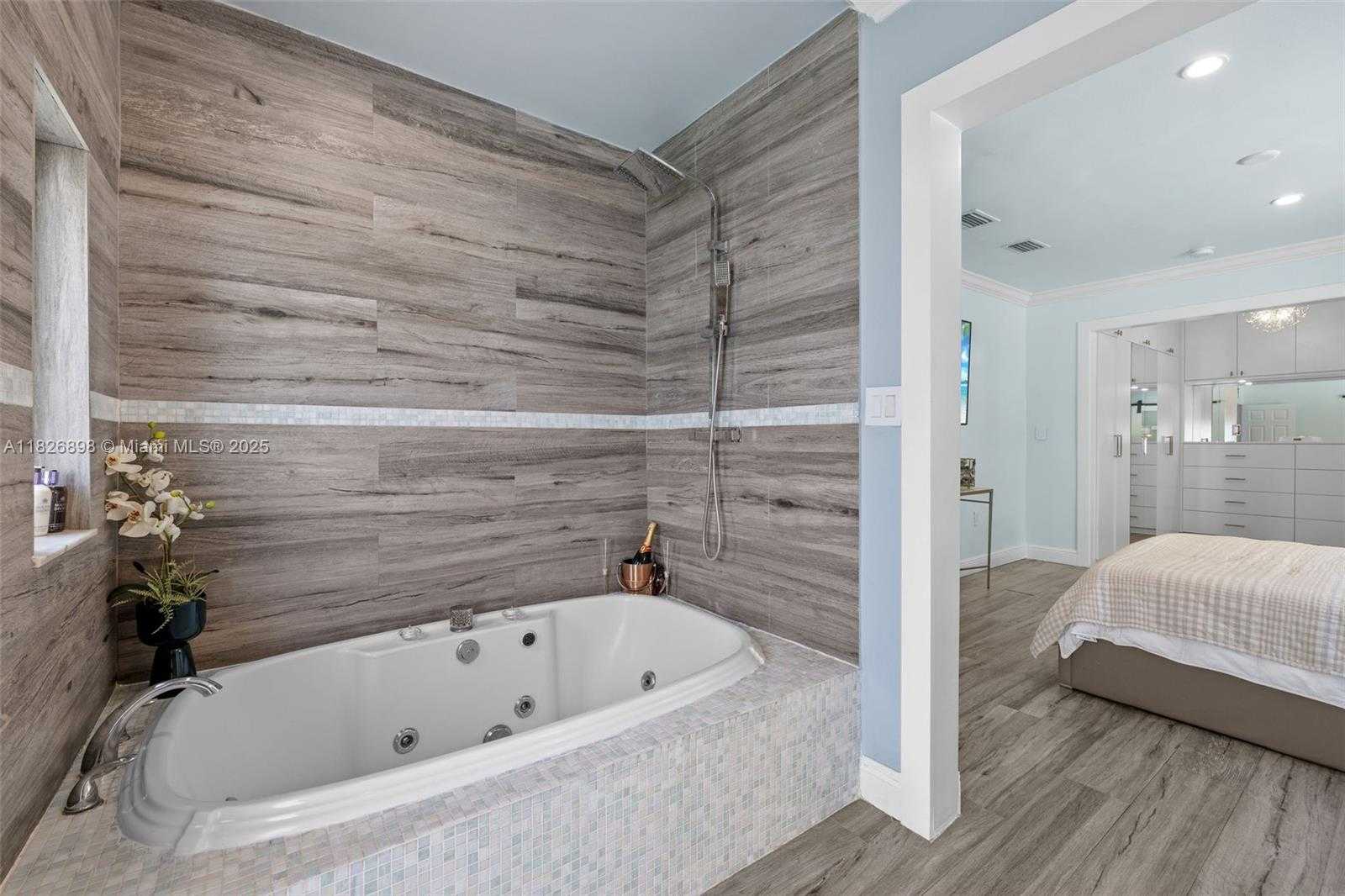 Small Image of 1903 FERDINAND ST, Coral Gables Number 23