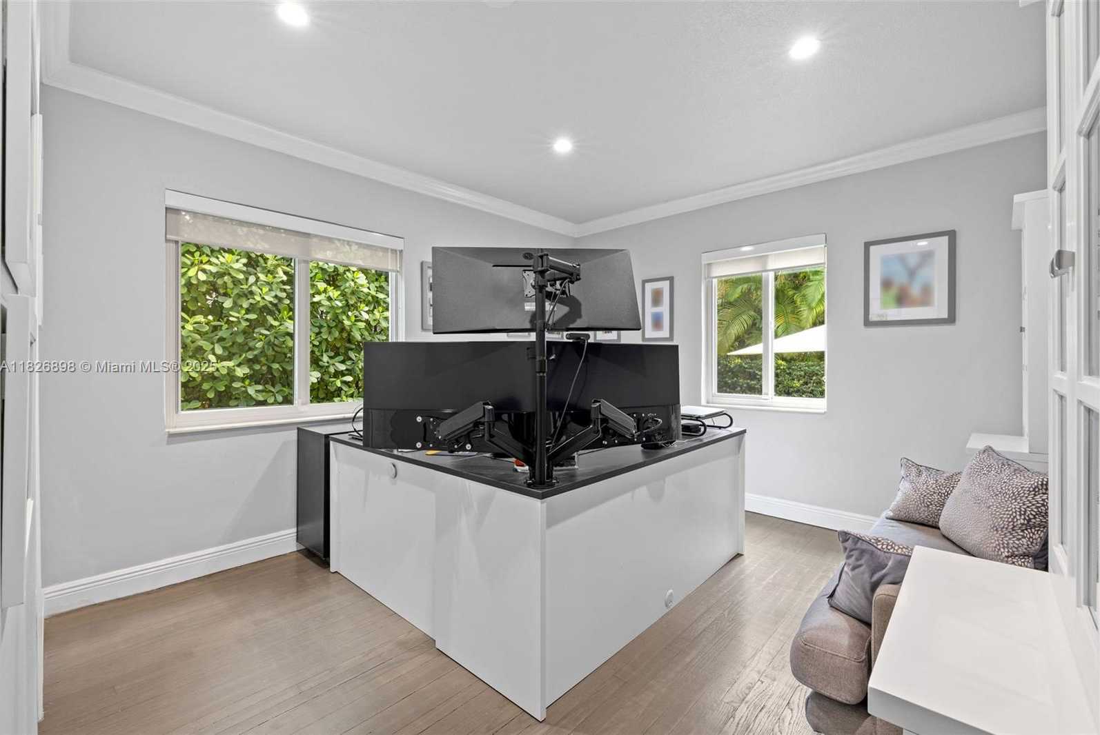 Small Image of 1903 FERDINAND ST, Coral Gables Number 28