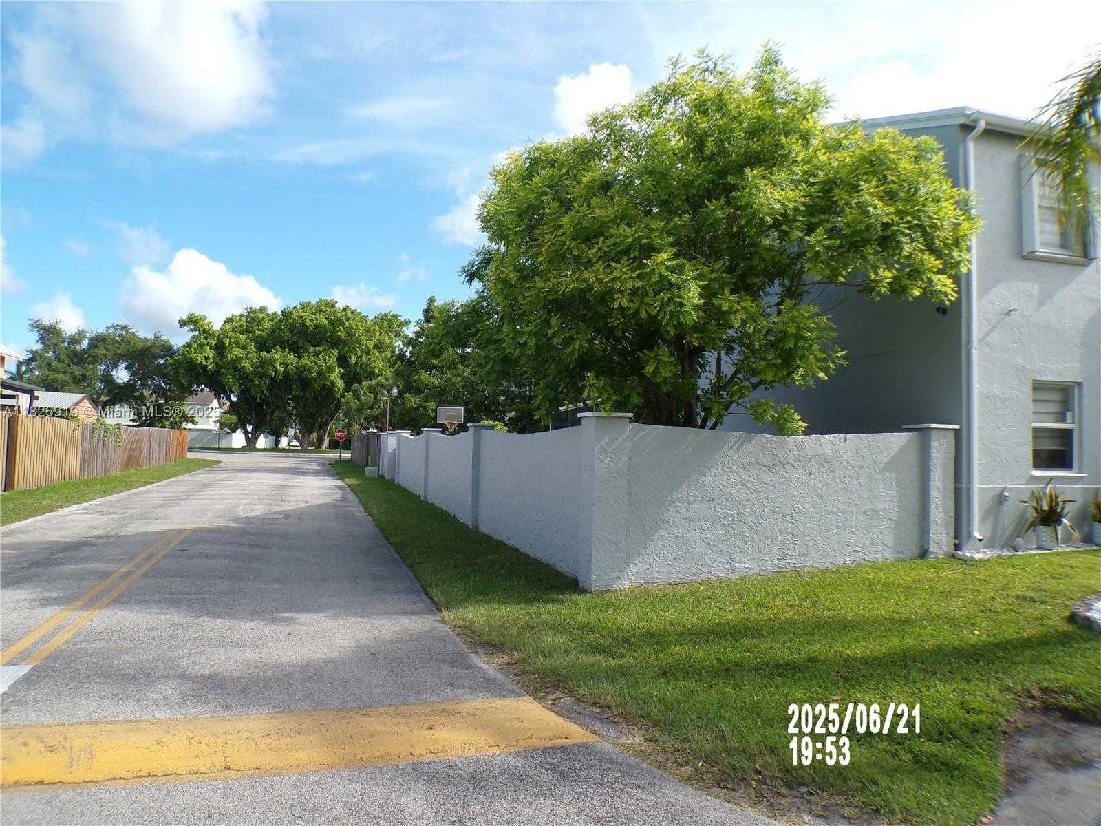 Small Image of 11900 SOUTH WEST 272ND TER, Homestead Number 3