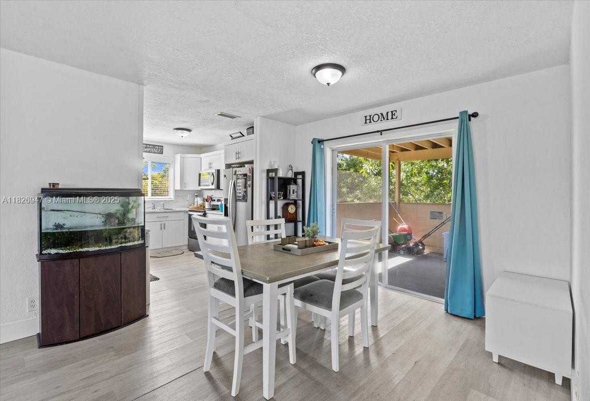 Small Image of 7307 SOUTH WEST 8TH ST, North Lauderdale Number 10