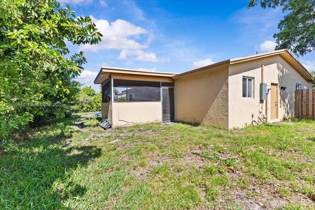 Small Image of 7307 SOUTH WEST 8TH ST, North Lauderdale Number 18