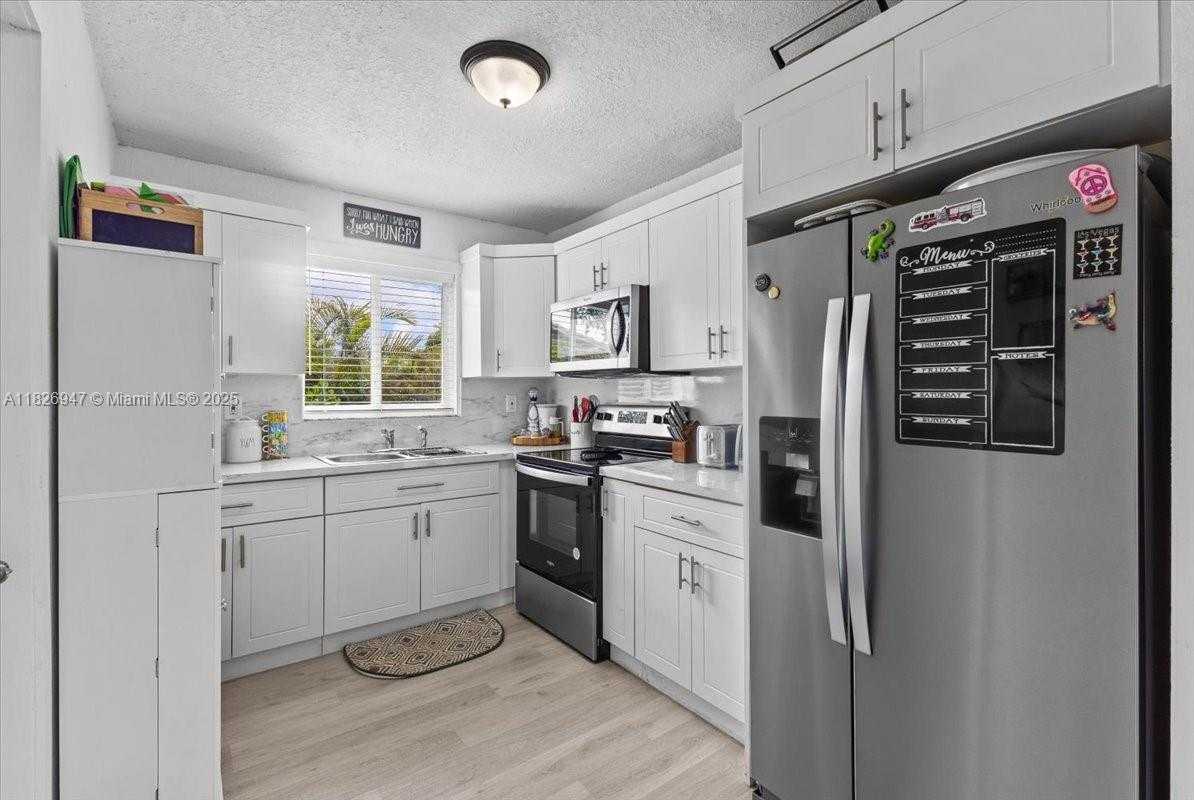 Small Image of 7307 SOUTH WEST 8TH ST, North Lauderdale Number 3