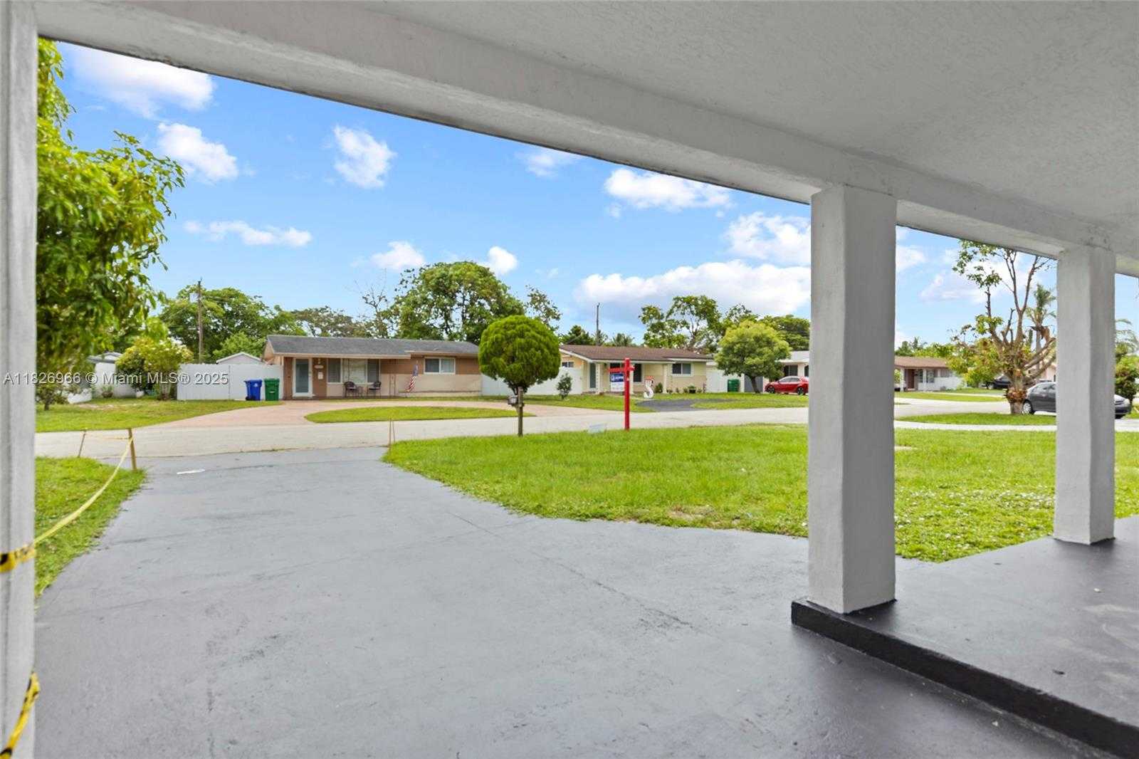 Small Image of 2506 HAVANA DR, Miramar Number 3