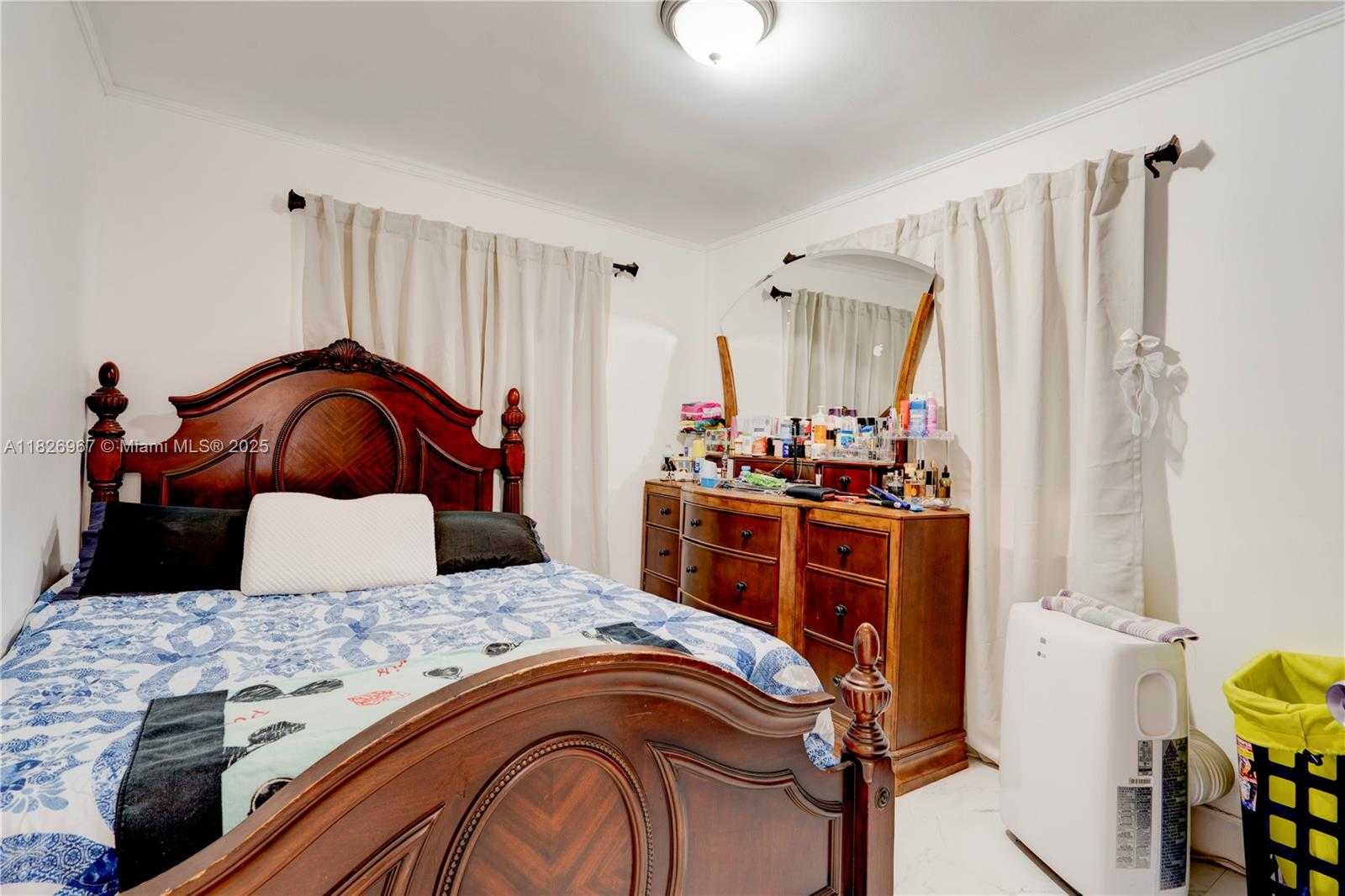 Small Image of 13645 NORTH WEST 3RD AVE, North Miami Number 13