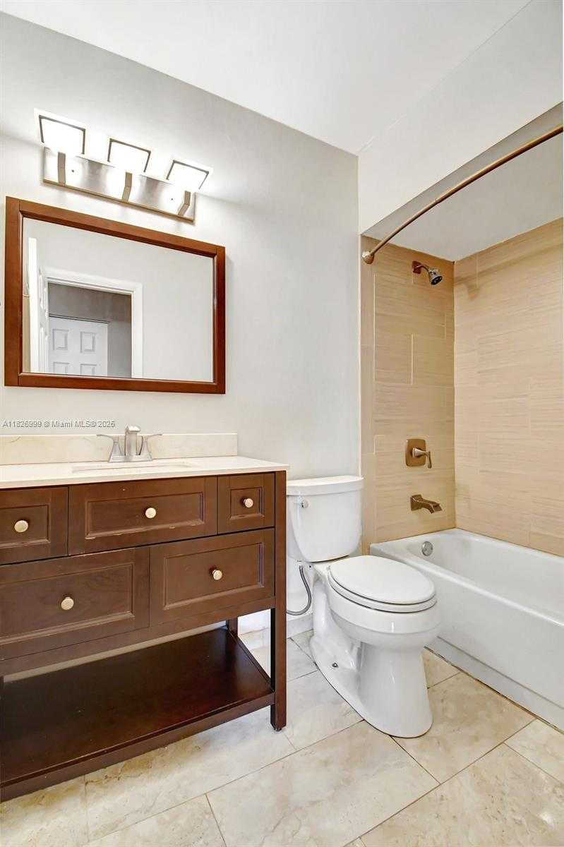 Small Image of 11120 NORTH WEST 26TH PL, Sunrise Number 23