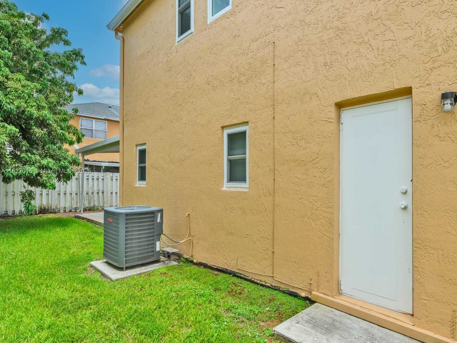 Small Image of 3131 JASPER WAY, Miramar Number 37