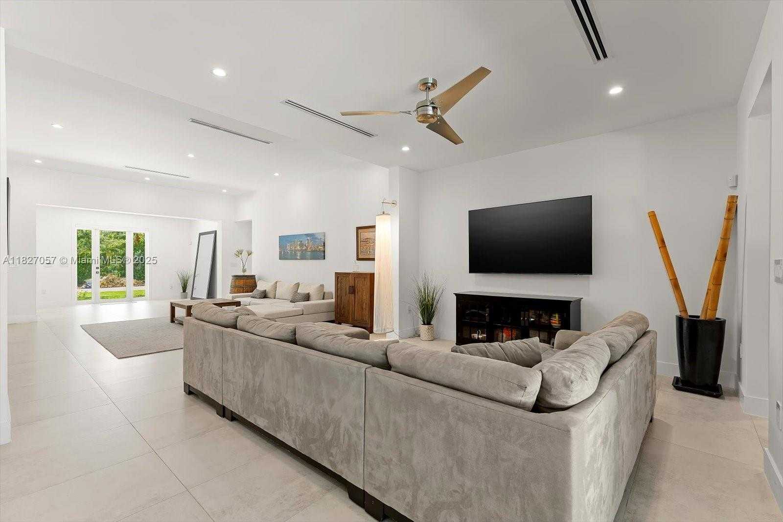 Small Image of 7931 SOUTH WEST 58TH AVE, South Miami Number 5