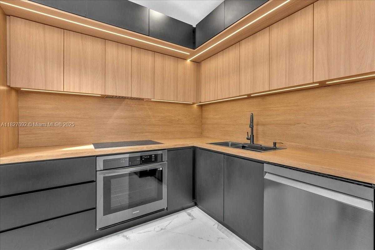 Small Image of 5890 SOUTH WEST 13TH ST, Plantation Number 12