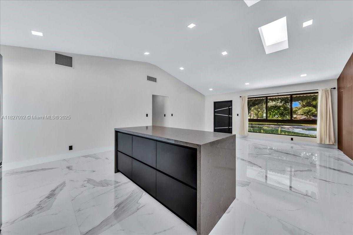 Small Image of 5890 SOUTH WEST 13TH ST, Plantation Number 13