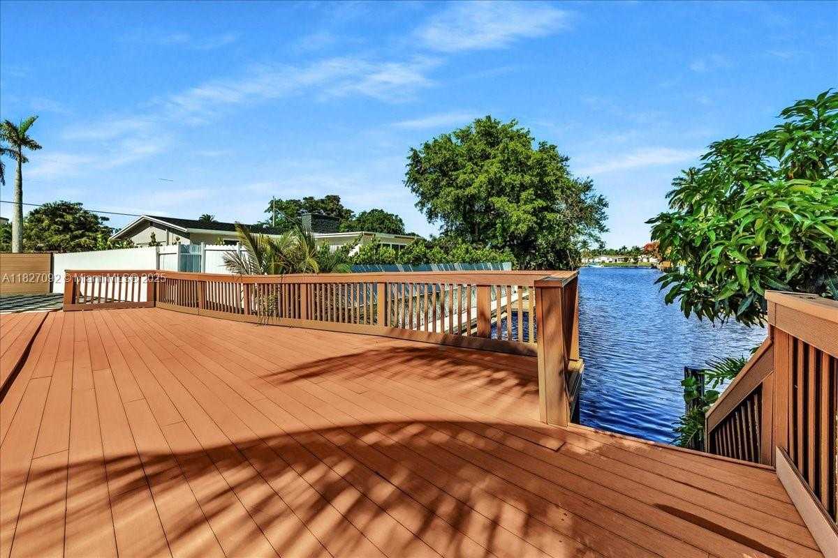 Small Image of 5890 SOUTH WEST 13TH ST, Plantation Number 24