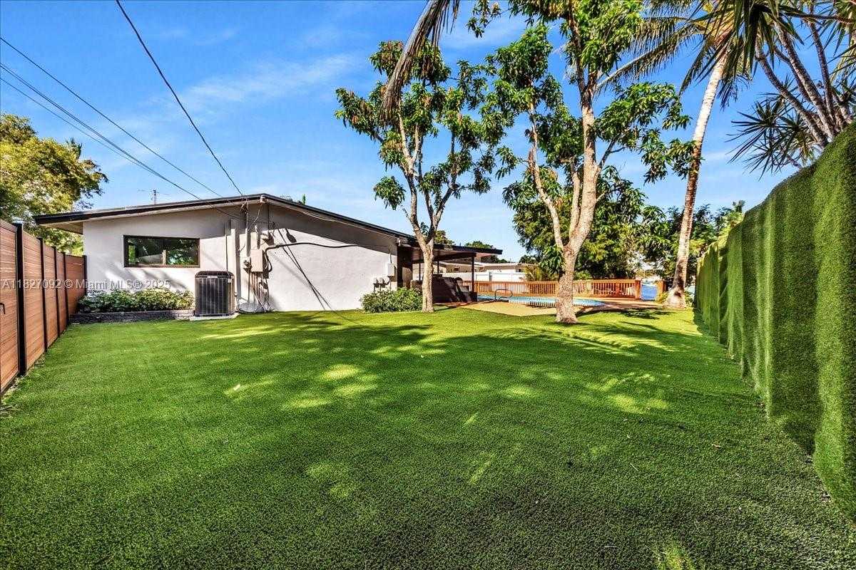 Small Image of 5890 SOUTH WEST 13TH ST, Plantation Number 27