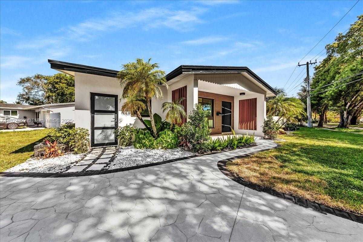 Small Image of 5890 SOUTH WEST 13TH ST, Plantation Number 3