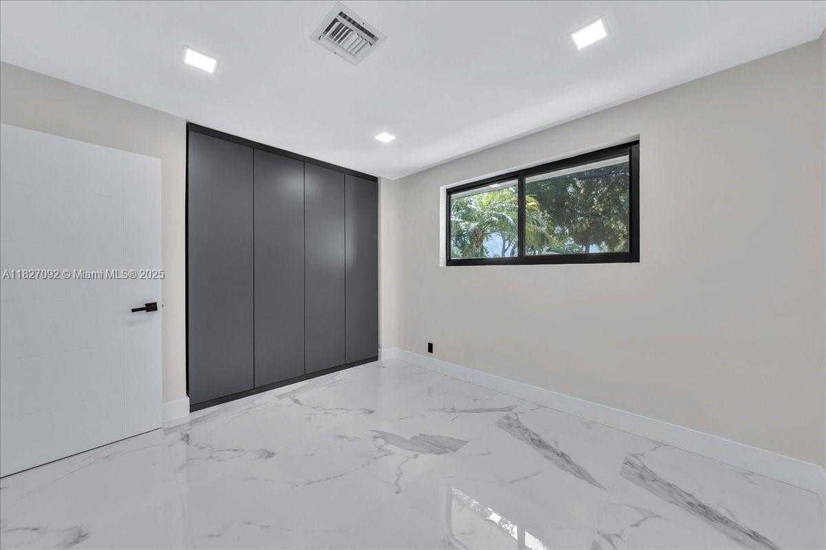 Small Image of 5890 SOUTH WEST 13TH ST, Plantation Number 33