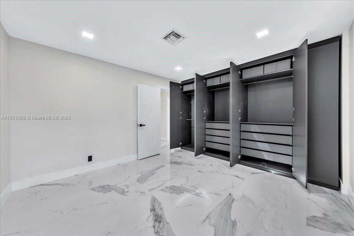 Small Image of 5890 SOUTH WEST 13TH ST, Plantation Number 37