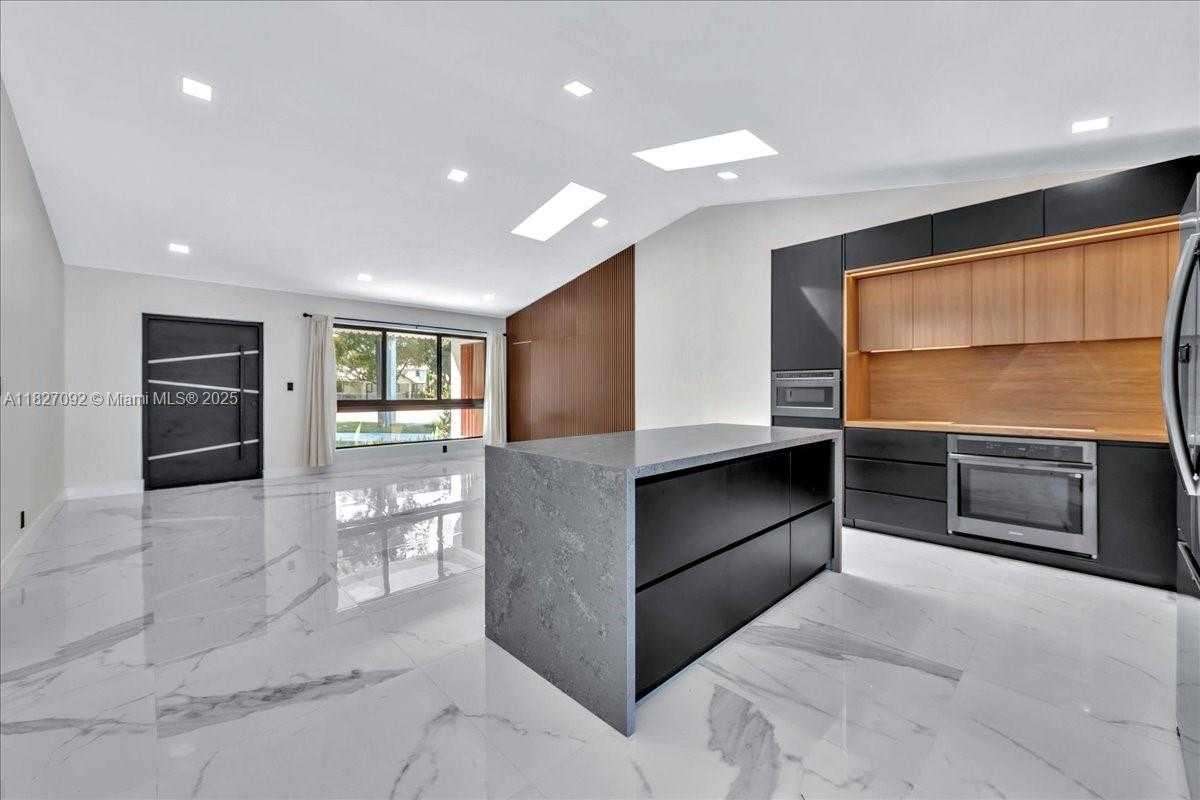 Small Image of 5890 SOUTH WEST 13TH ST, Plantation Number 9
