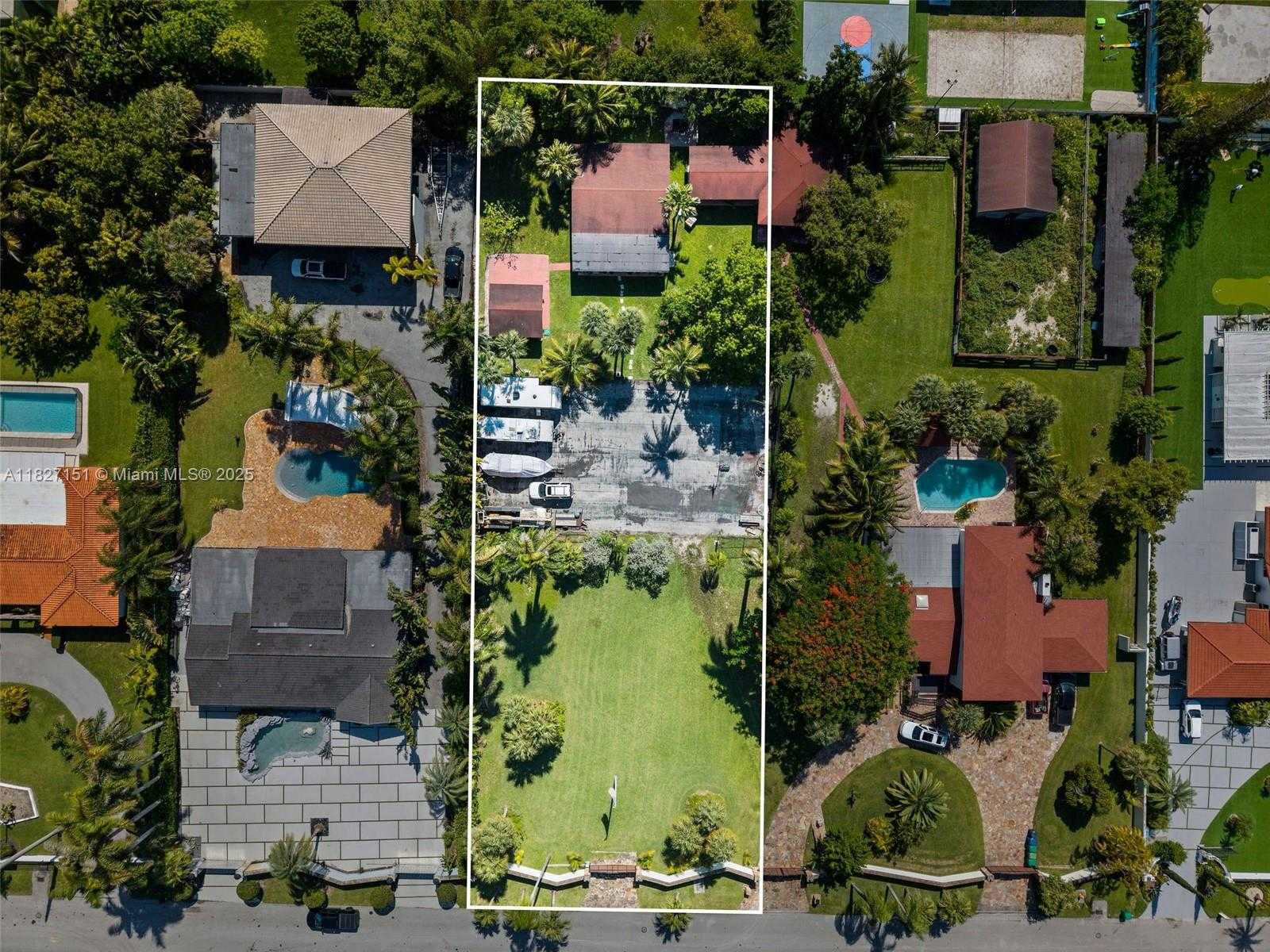 Small Image of 310 NORTH WEST 130TH AVE, Miami Number 19