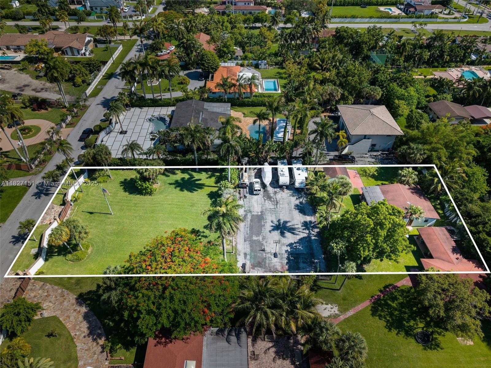 Small Image of 310 NORTH WEST 130TH AVE, Miami Number 2