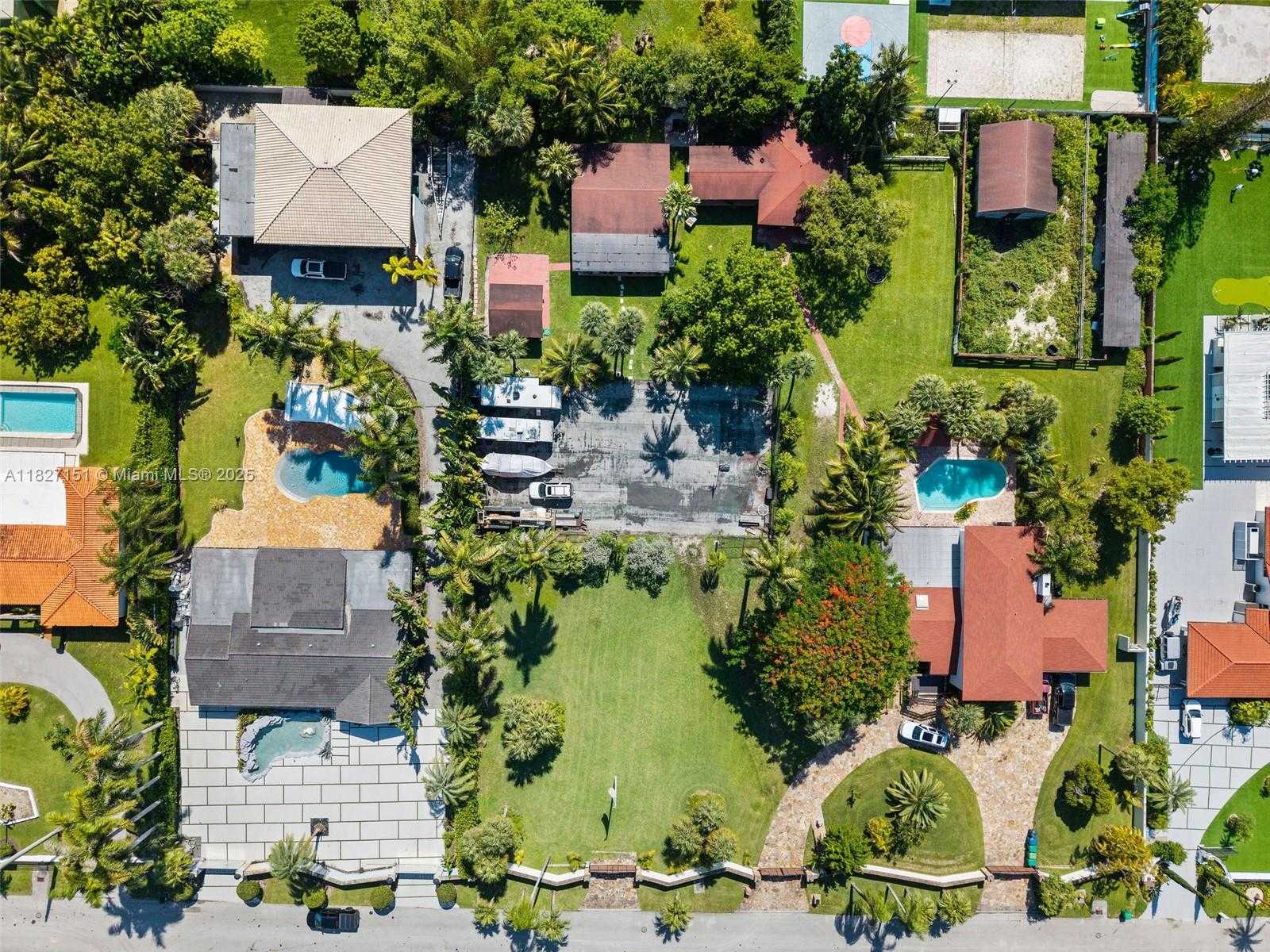 Small Image of 310 NORTH WEST 130TH AVE, Miami Number 25