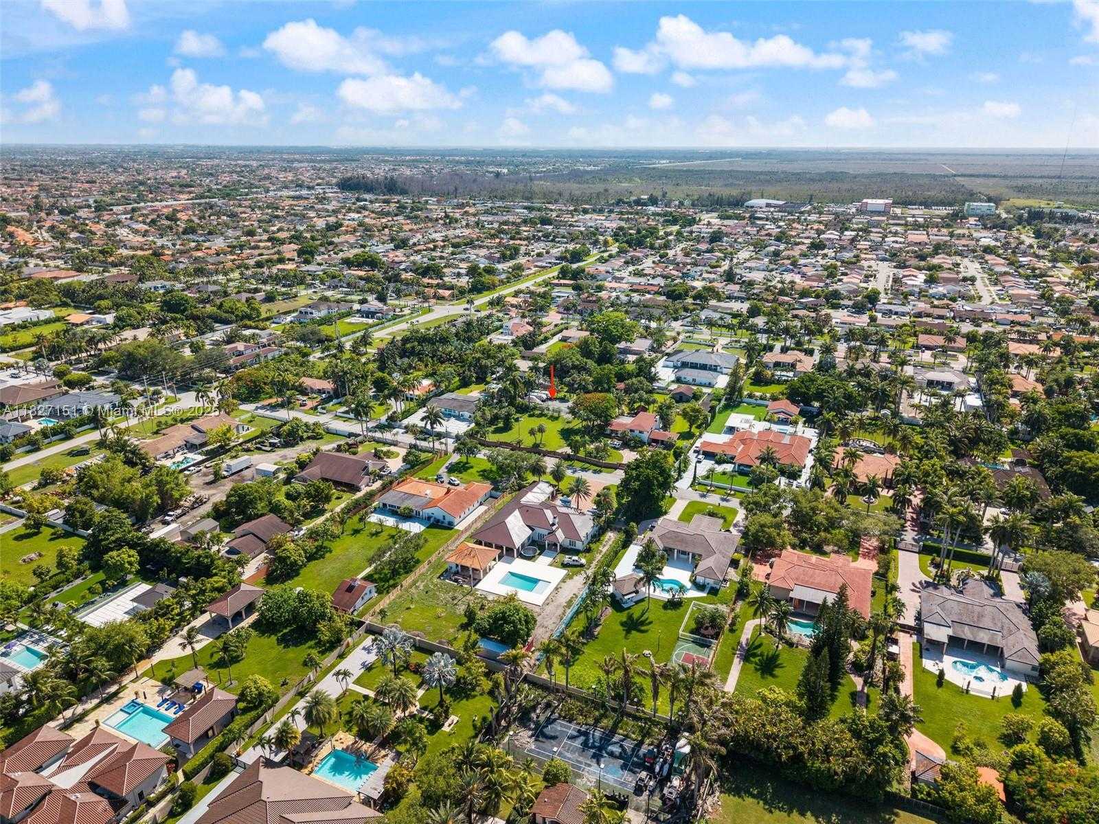 Small Image of 310 NORTH WEST 130TH AVE, Miami Number 27