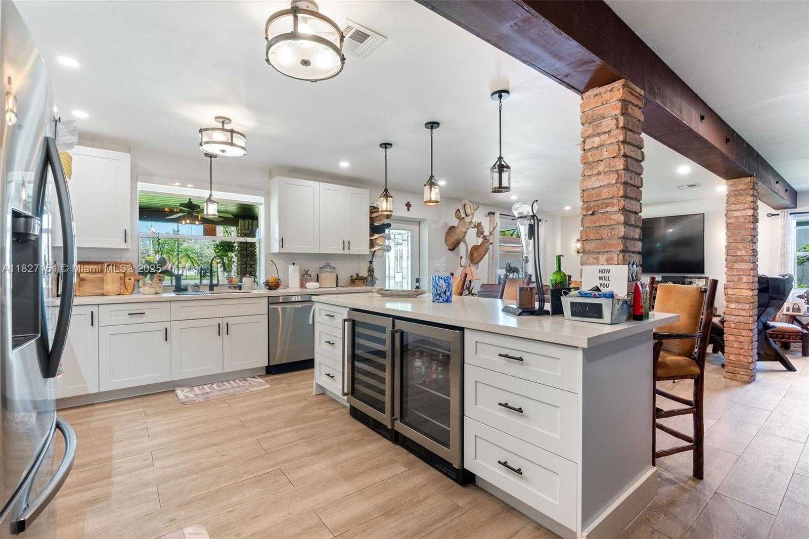 Small Image of 310 NORTH WEST 130TH AVE, Miami Number 6
